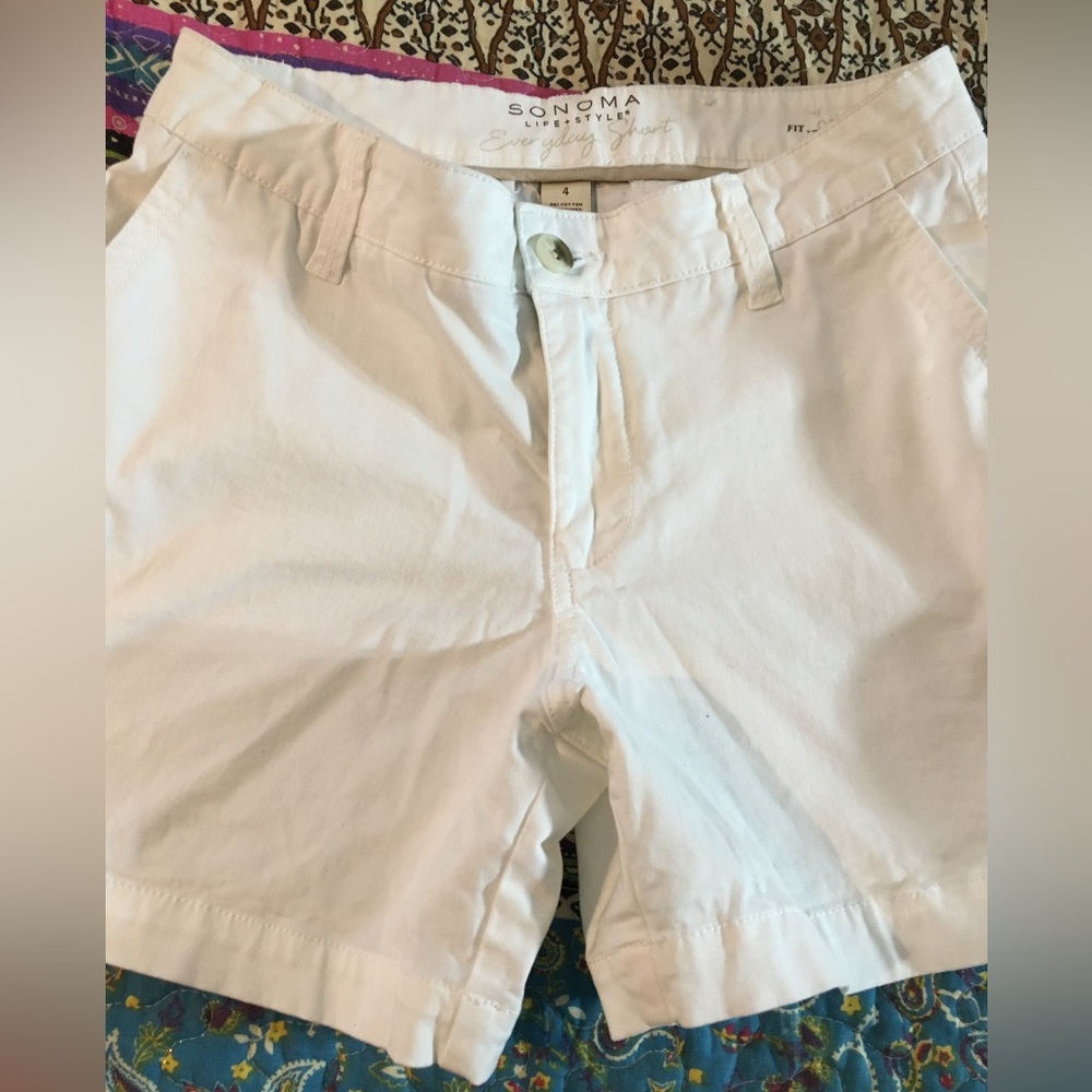 Woman’s SONOMA Life and Style Everyday Short .